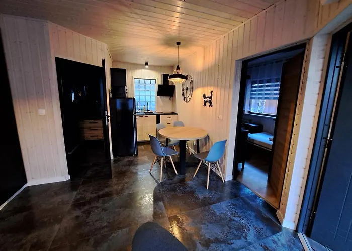 בית נופש Letniskowe Piaski פוביירובו